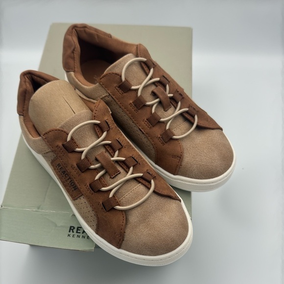 Kenneth Cole New York Little Boys Canvas
Sneakers, shoes bone - Picture 4 of 9